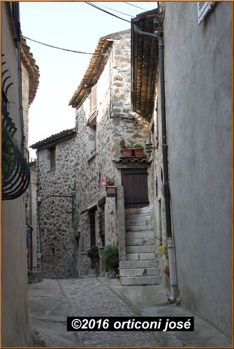 auribeau_sur_siagne-ruelle
