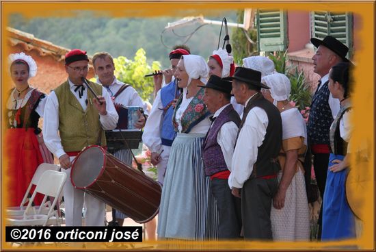chants_provencaux-auribeau_sur_scene