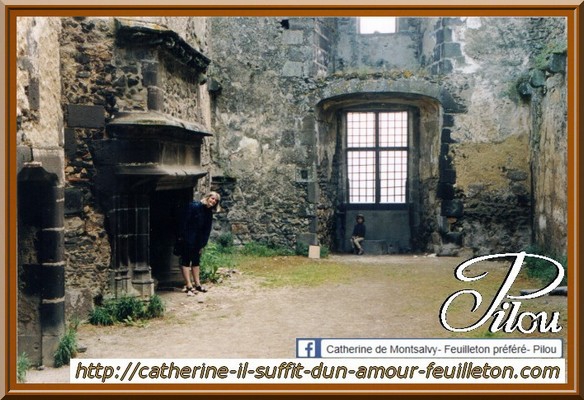 chateau-de-tournoel-en-auvergne-interieur-lieu-de-tournage-du-feuilleton-catherine-de-marion-sarraut