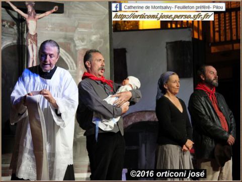don_camillo-peppone-théâtre-auribeau-gilles_gauci-bapteme