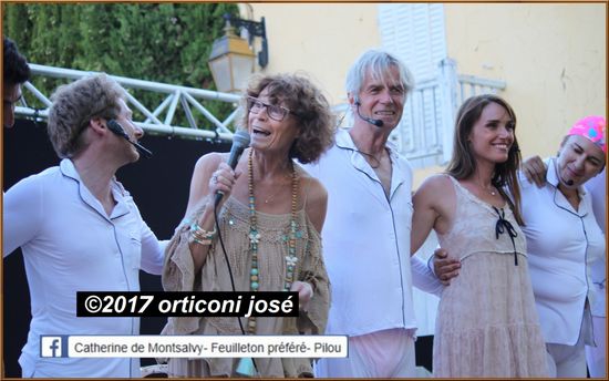 francoise_marchal_libault-auribeau-sur-scene-remerciements-parain-gerard-chambre