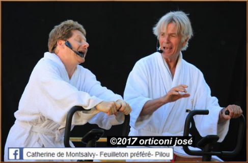 gerard-chambre-fabrice-coccitto-a-bicyclette-comedie-musicale-parlez-moi-d-amour-au-lit