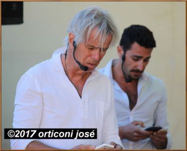 gerard-chambre-mika-apamian-chansonnier-telephone