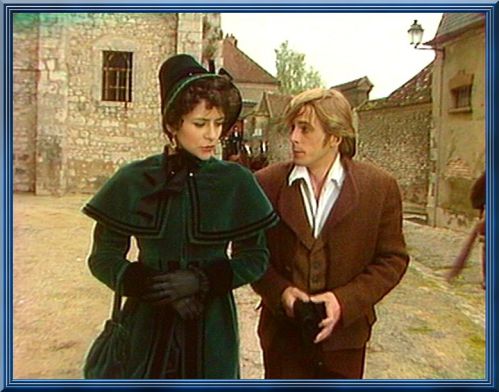 Emmanuel Karsen et Corinne Touzet dans les rues de Provins lors du tournage de marianne