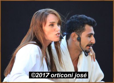mika-apamian-gerard-chambre-auribeau-festival-2017-spectacle-fabrice-coccito-scene-lucie-fabry