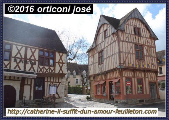 provins-la-place-du-chatel-lieu-de-tournage-de-marianne